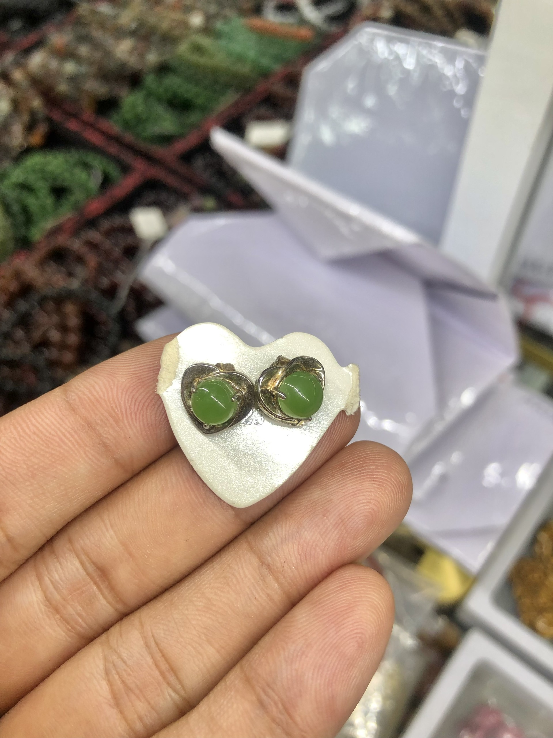 Bông tai, hoa tai đá ngọc bích