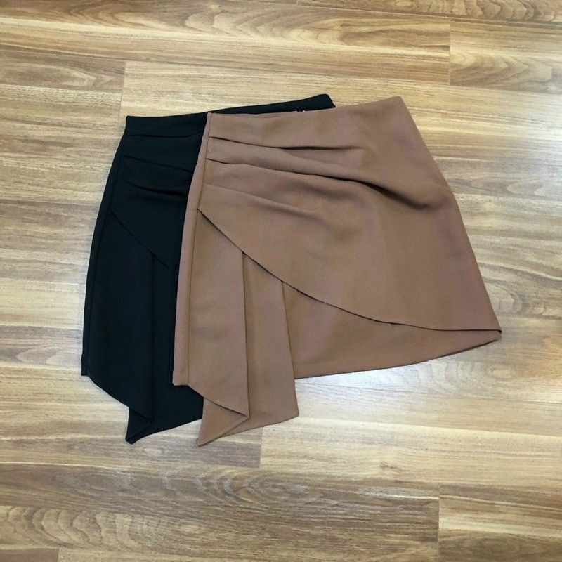 Chân váy xếp ly vạt lệch