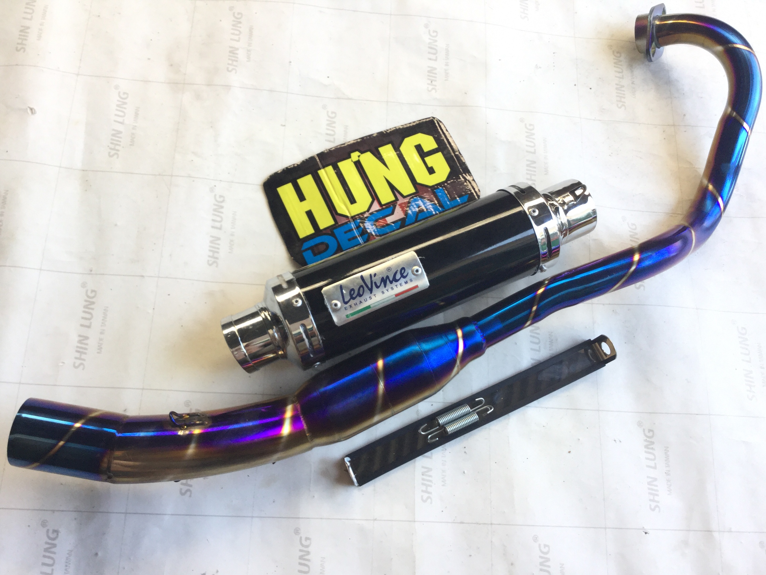 Pô LeoVince đen Bầu Titan  Winer + Satria + Sonic + Raider - Exciter 135/150 , Sản Phẩm Chất Lượng, Gian Hàng Uy Tín, Giá Cả Cực Tốt, Mua Ngay.