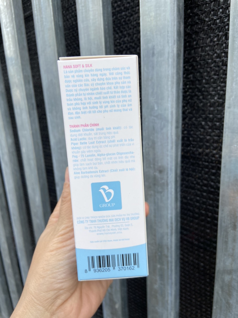 Dung dịch vệ sinh phụ nữ Hana Soft & Silk