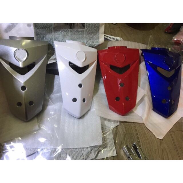 Pat 3 lỗ và mặt nạ 3 lỗ Spark Nano cho Sirius gắn rổ trước.DoChoiXeMay