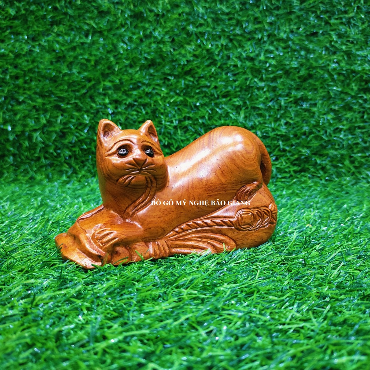 Tượng con mèo gỗ hương 15 cm