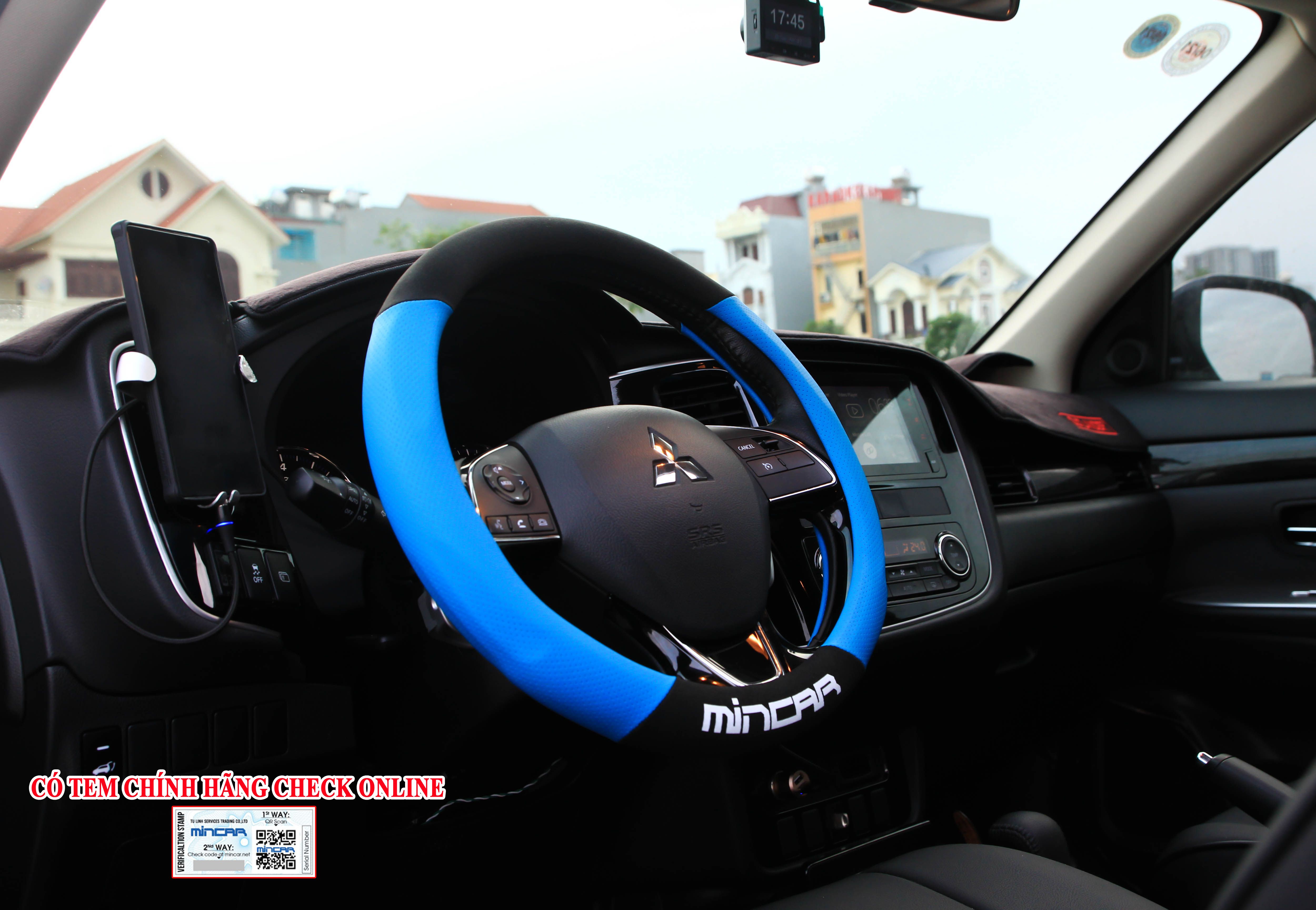 Bọc vô lăng chất liệu da lộn Alcantara cao cấp hàng