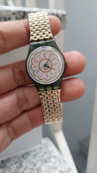 Đồng hồ thời trang nữ Swatch Swiss