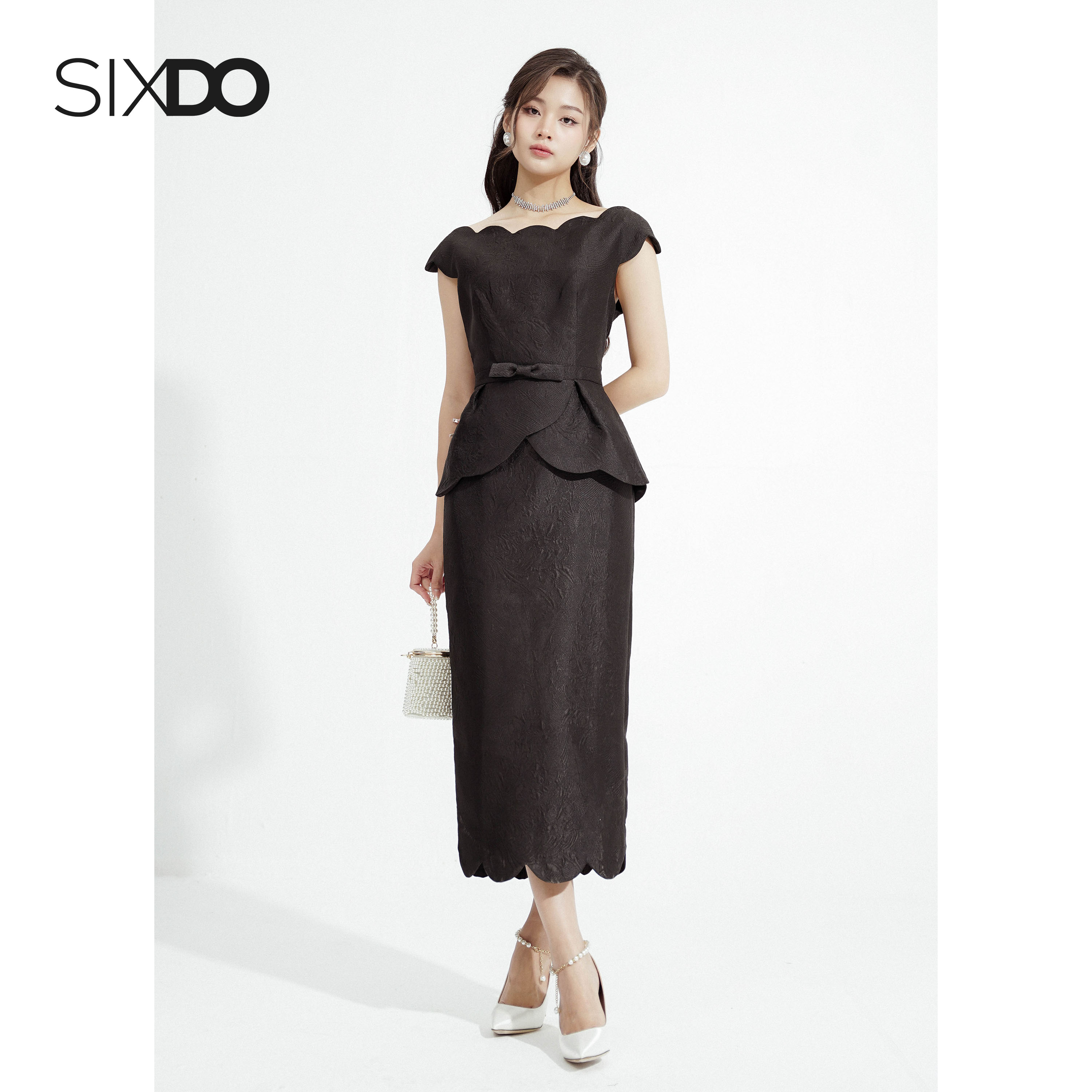 Đầm gấm cổ sò phối nơ eo thời trang SIXDO (Scalloped Neck Midi Brocade Dress)