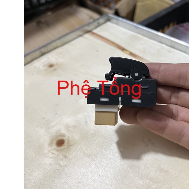 Công tắc lên xuống kính Kenbo 990