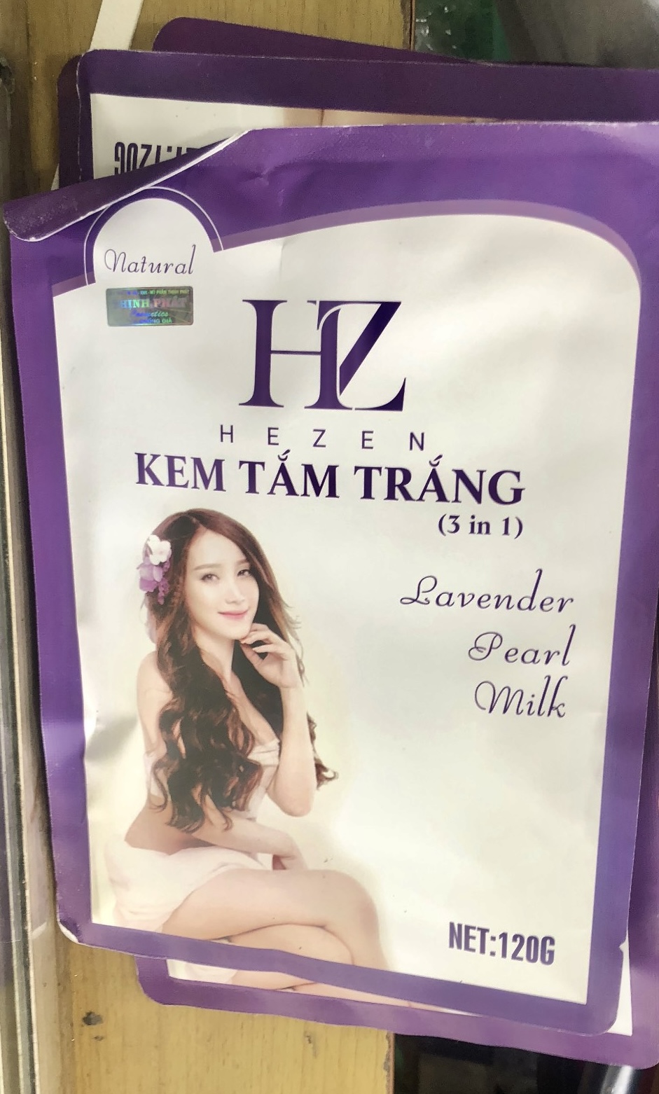 [HCM] KEM TẮM TRẮNG TOÀN THÂN HEZEN 3IN1 HOA OẢI HƯƠNG - NGỌC TRAI - SỮA NON 120GR