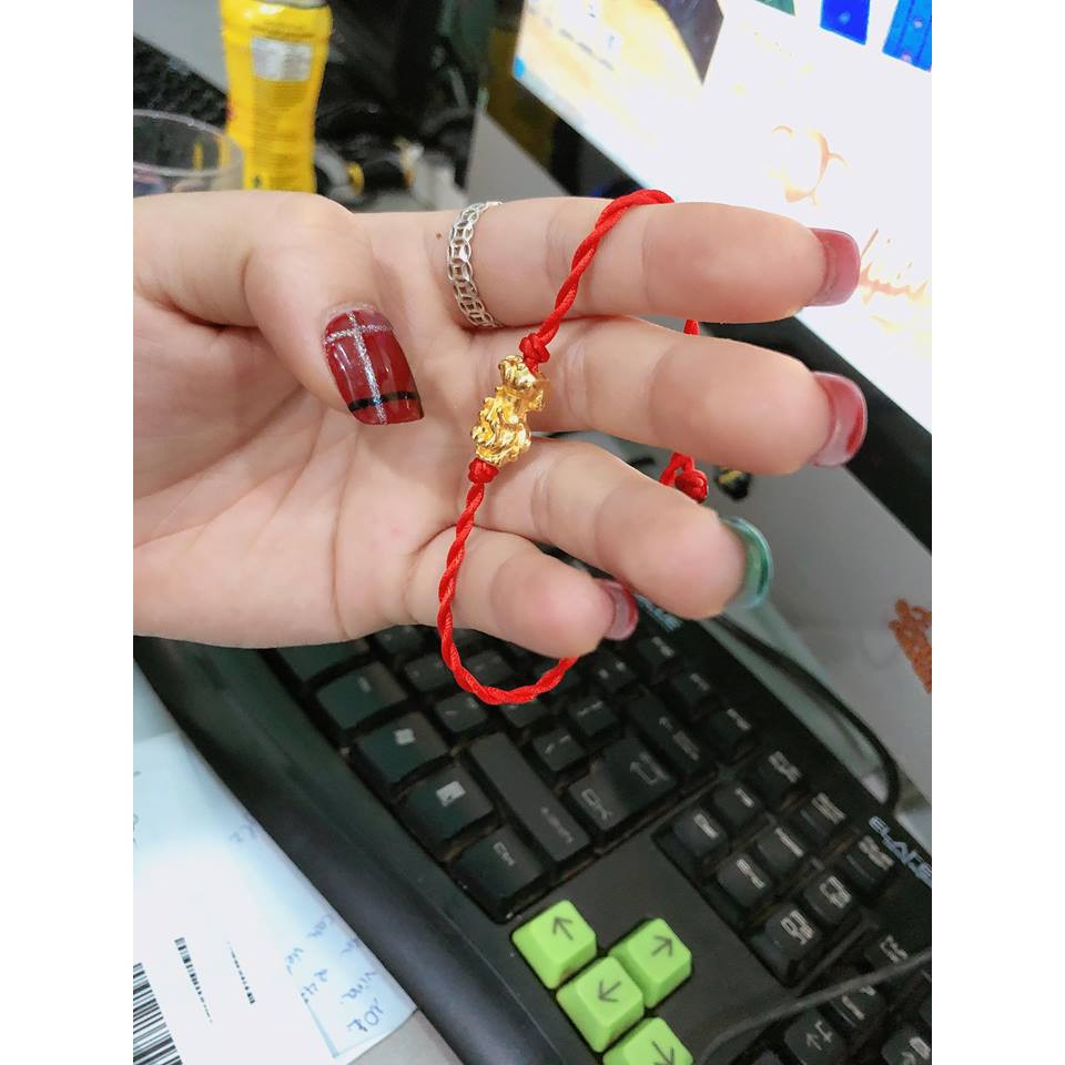 Vòng tay tỳ hưu chỉ đỏ may mắn