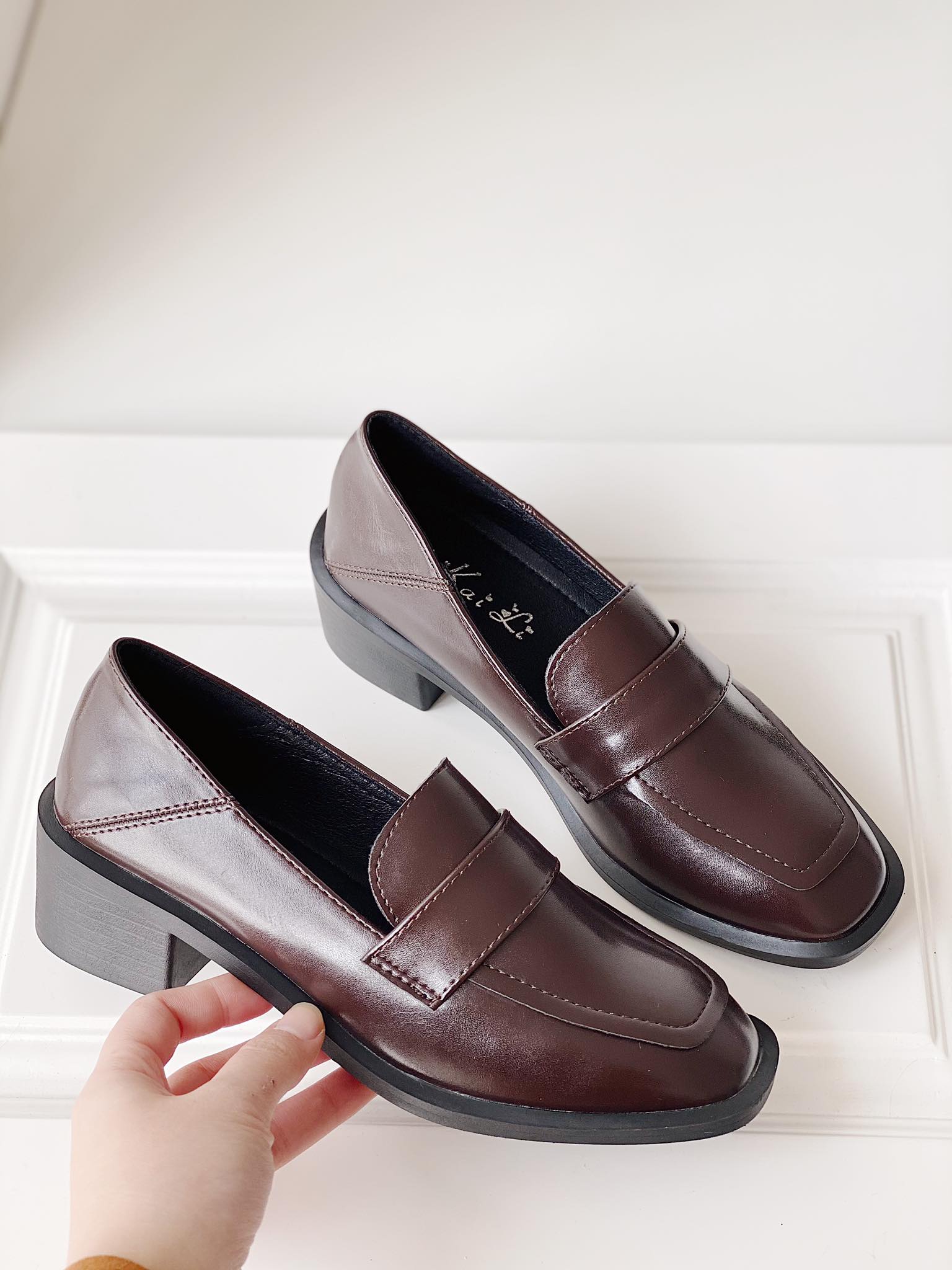 Giày Nữ Loafer Moca Basic Da Mềm Fullbox 5cm Màu Đen Nâu