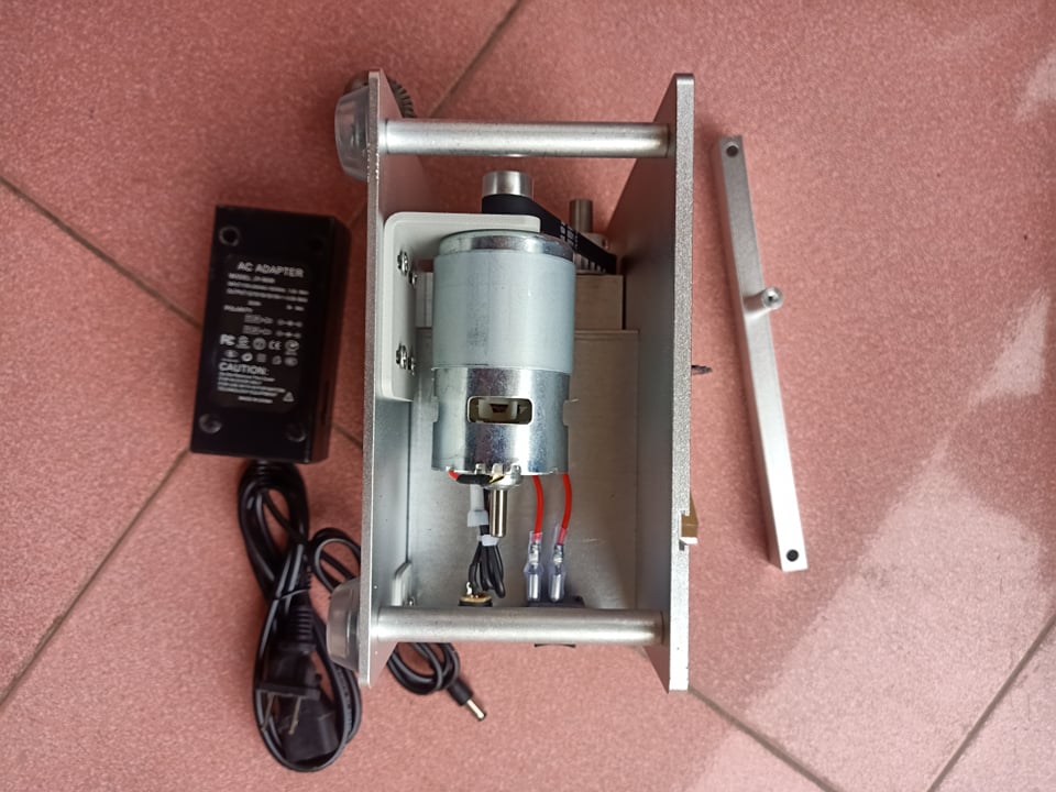 máy cưa ,máy cưa bàn mini
