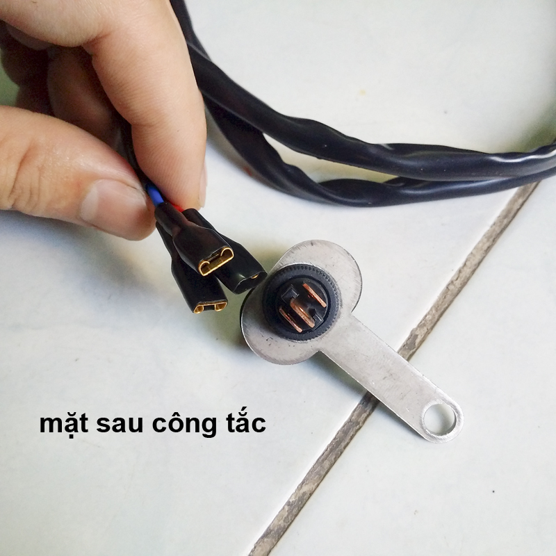 Công Tắc Led chân ốc cho xe máy NK081
