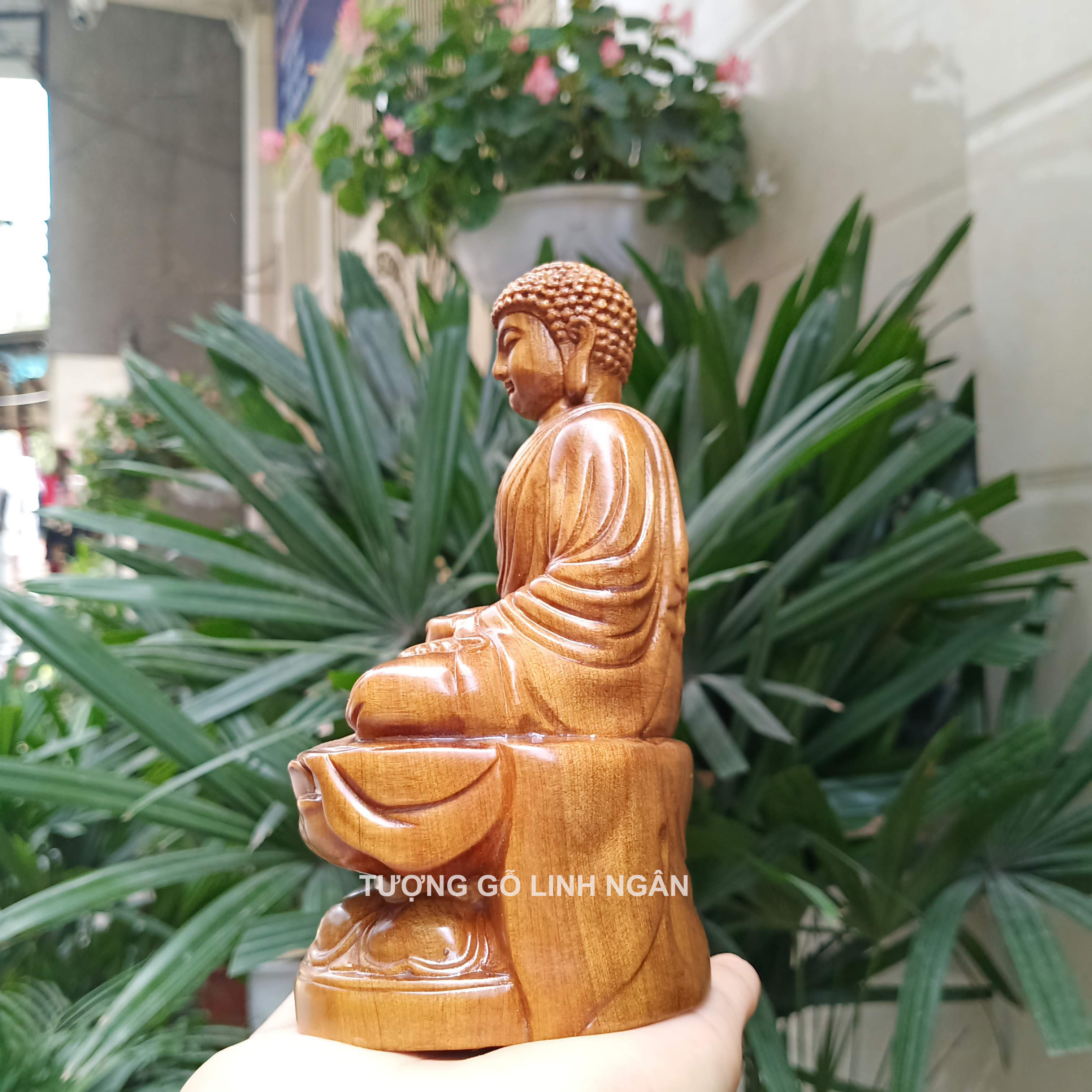Tượng Phật thích ca (Cao 14.5, rộng 8, sâu 8 cm) gỗ bách xanh