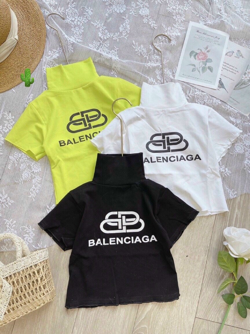 Áo thun croptop tay ngắn cổ lọ in chữ Balen