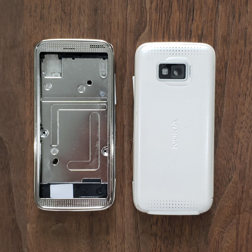 Vỏ nokia 5530 có sườn - không phím