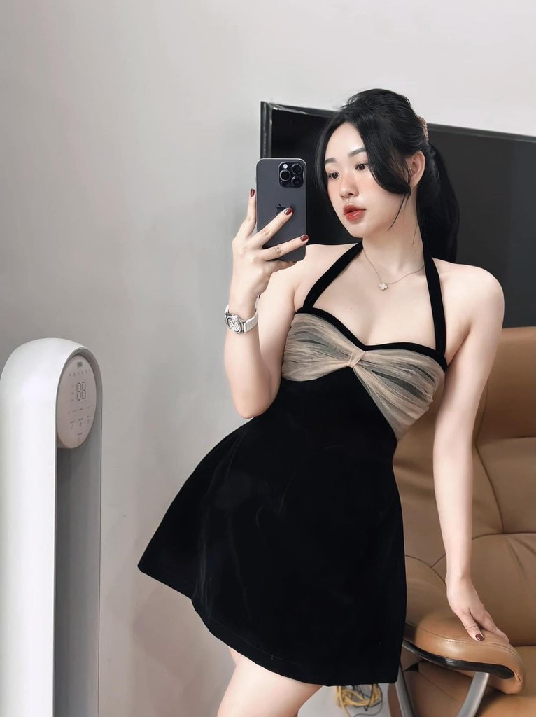 đầm đen phối voan tơ nguc cr