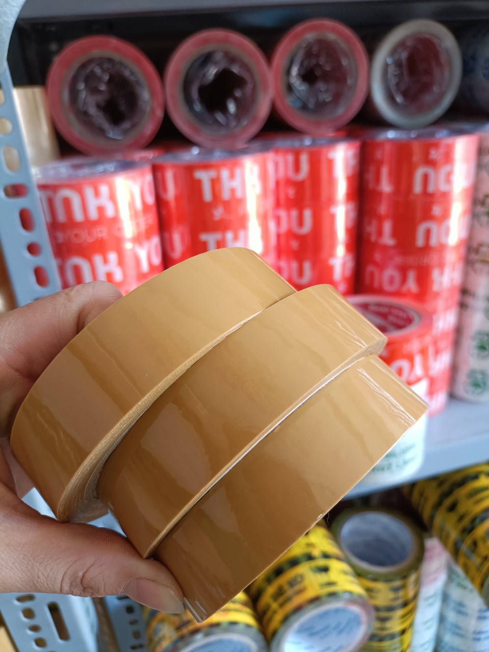 1 cuộn băng keo đục 24mm