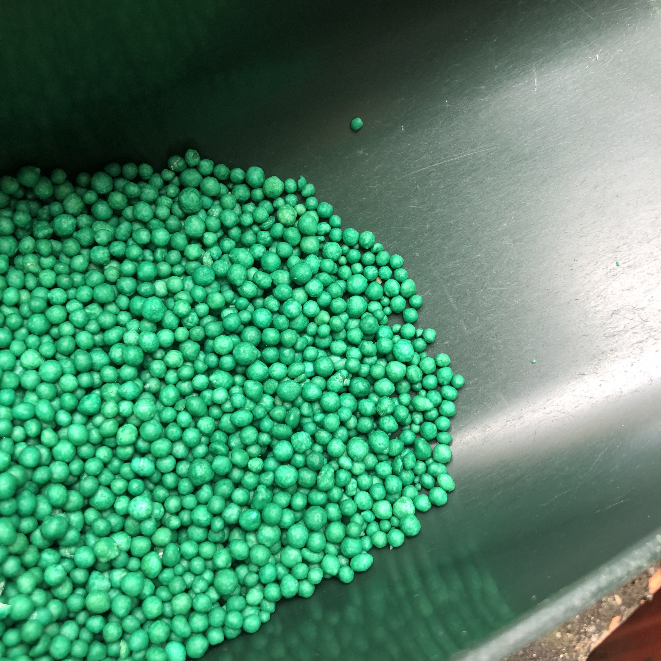 Phân tan Chậm Mỹ PoLyon hạt xanh - 16-6-12 (1kg)