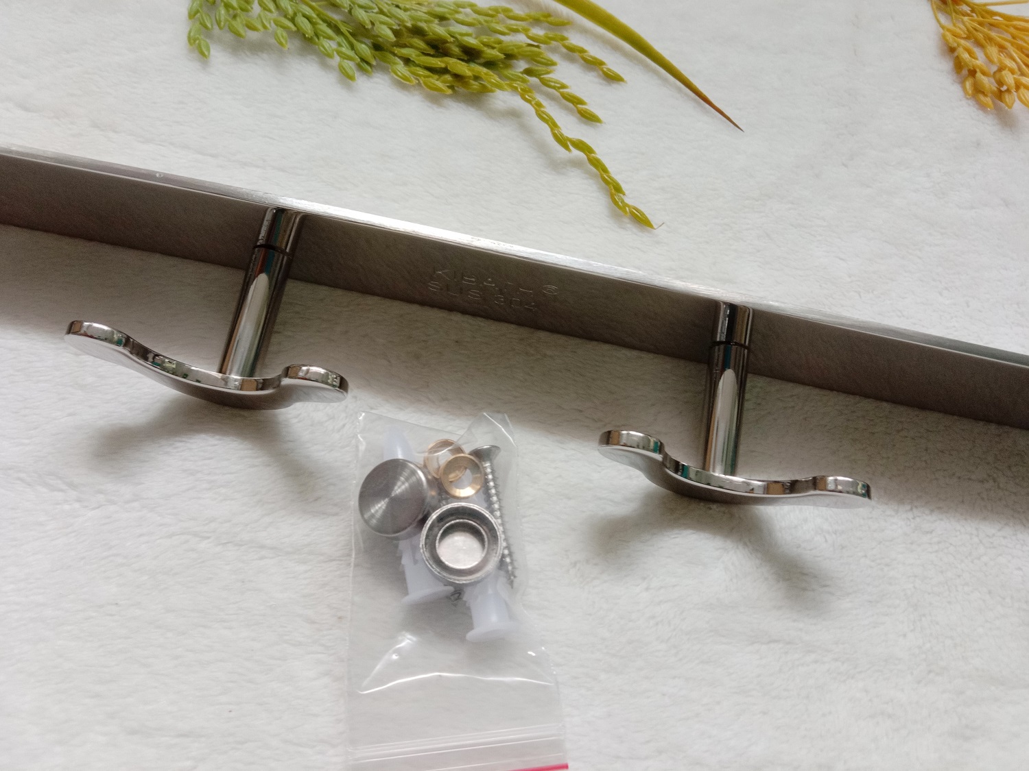 [HCM]Móc áo Kibath 6 chấu chữ V inox 304