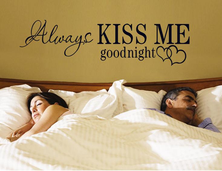 [HCM]Decal trang trí Chữ Kiss Me