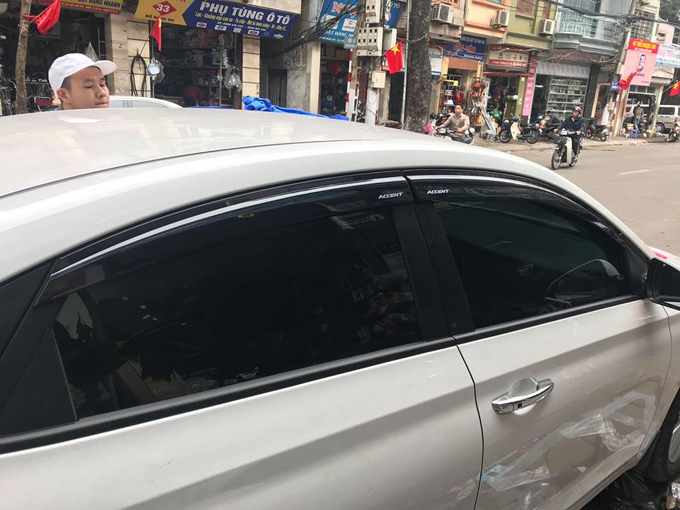 Vè che mưa Hyundai Accent 2018-2023