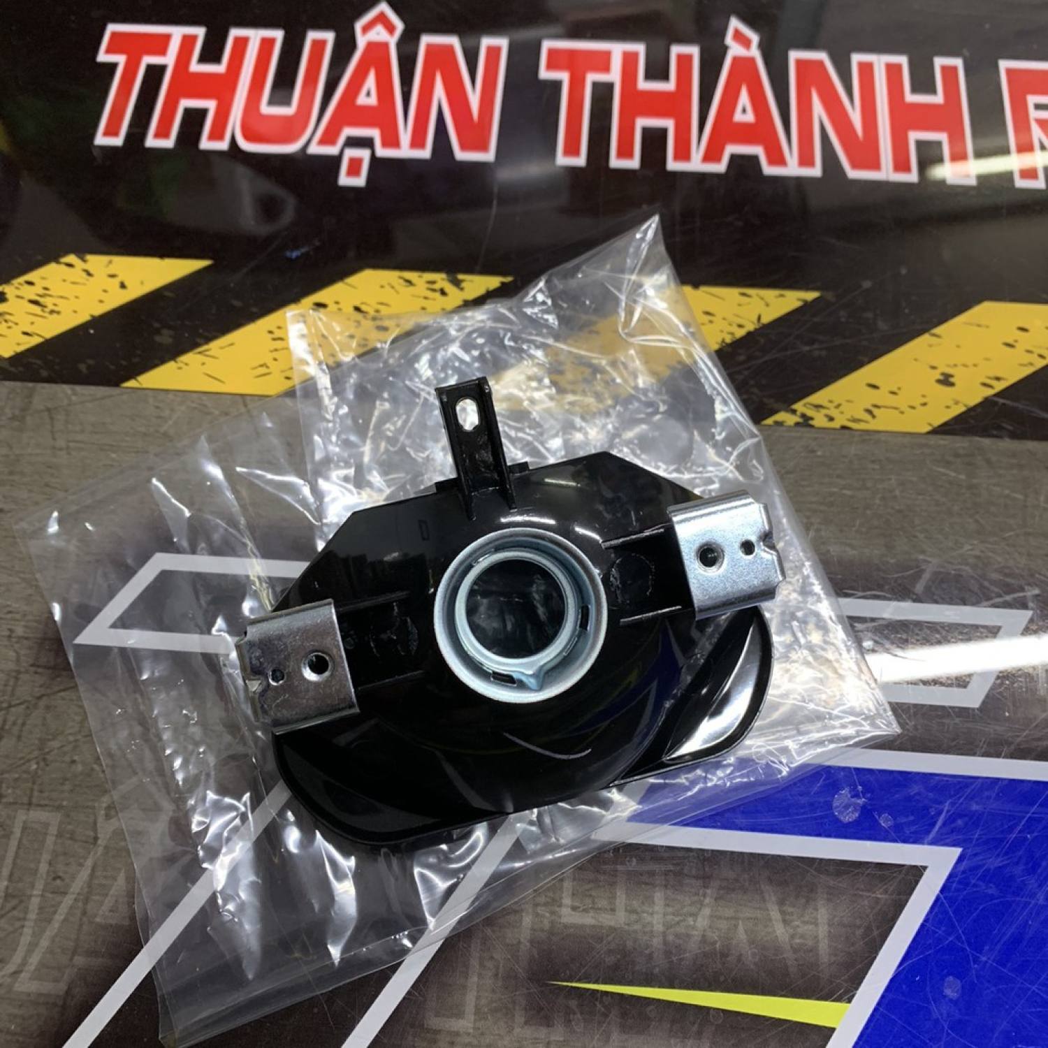 CHÓA ĐÈN TRƯỚC SPORT 120 - RGV ZIN