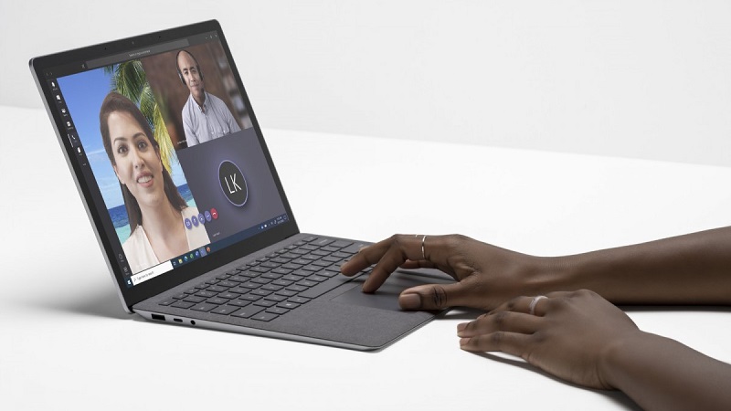 Microsoft Surface Laptop 4 – 13.5 Inch/AMD Ryzen 5/8GB/128GB