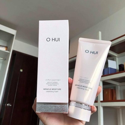 Sữa rửa mặt Ohui Miracle Moisture CLEANSING FOAM