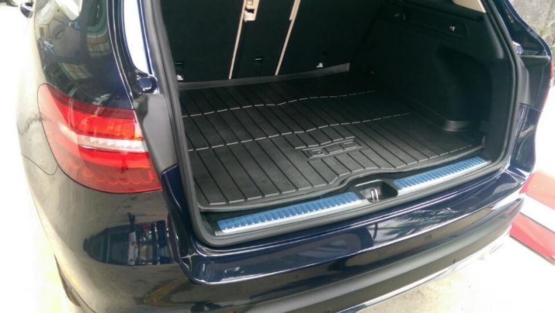 Lót cốp nhựa Mercedes-Benz GLC