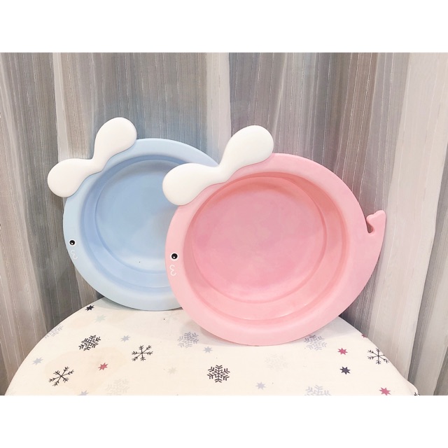 Chậu rửa mặt gấp gọn hình cá heo cho bé