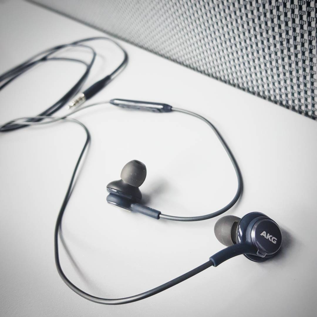 Tai nghe AKG cho Galaxy S8/S9/Note 8/Note 9- Hàng Chính Hãng