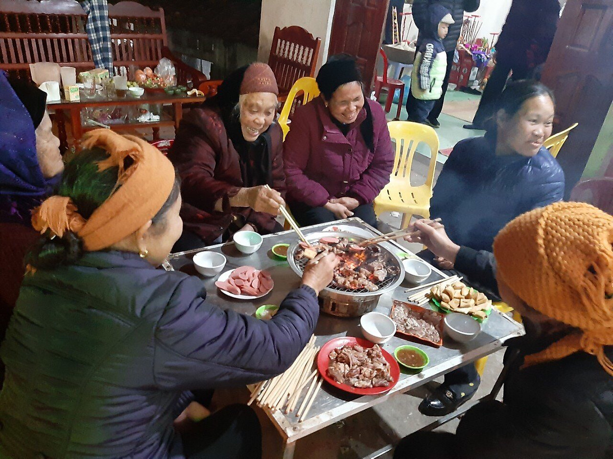 Bếp nướng than hoa đặt âm bàn DK