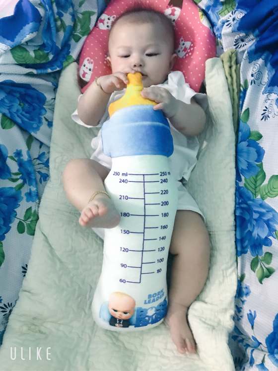 GỐI ÔM BÌNH SỮA PHIM NHÓC TRÙM (50cm) CHO BÉ 1 TUỔI