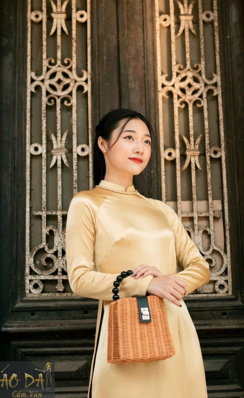 Áo dài lụa ngọc trai cao cấp nhà may Cẩm Vân