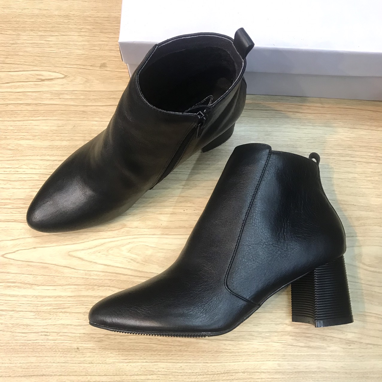 Giầy Bốt Nữ Da Thật Cao 5cm VNXK