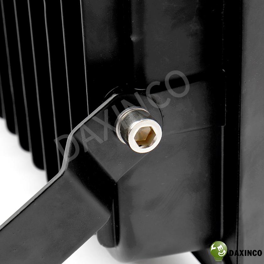 Đèn pha led 150W SMD Daxinco cho sân bóng đá