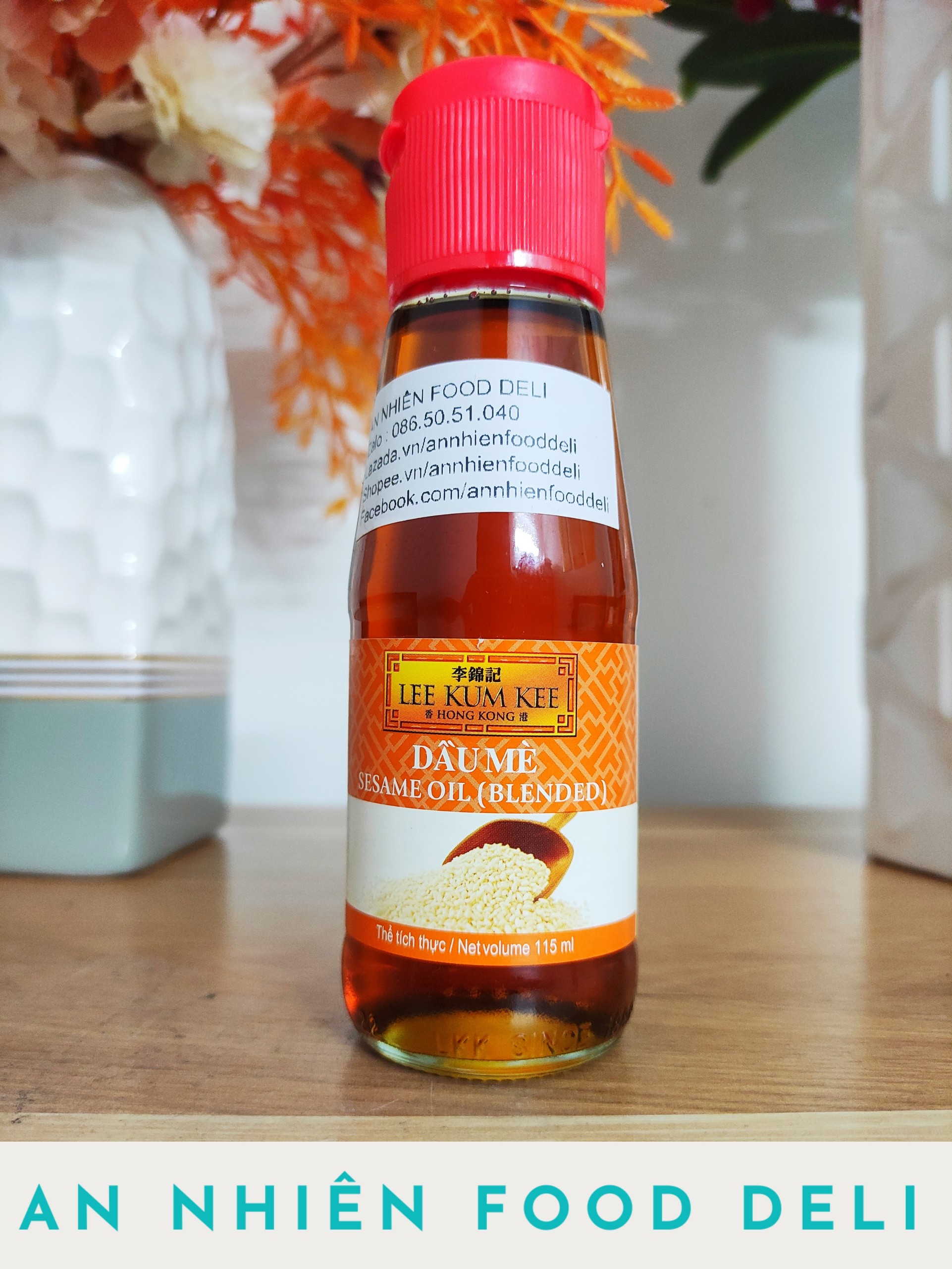 Dầu Mè Thượng Hạng hiệu Lee Kum Kee chai 115ml