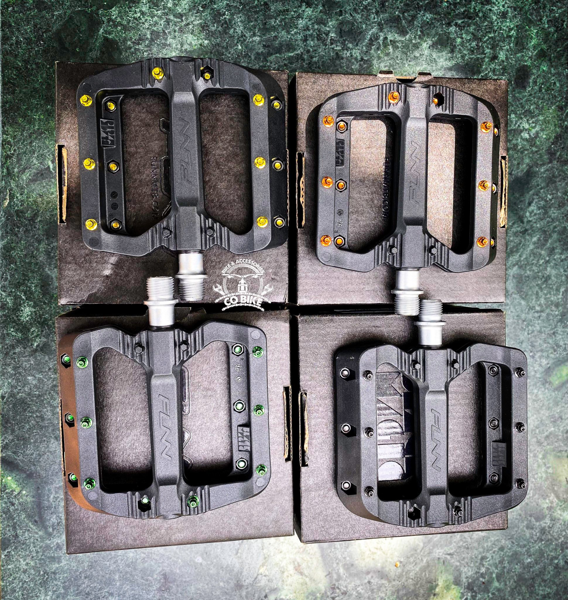 Pedal Funn ( BLACK MAGIC PLASTIC. MTB)