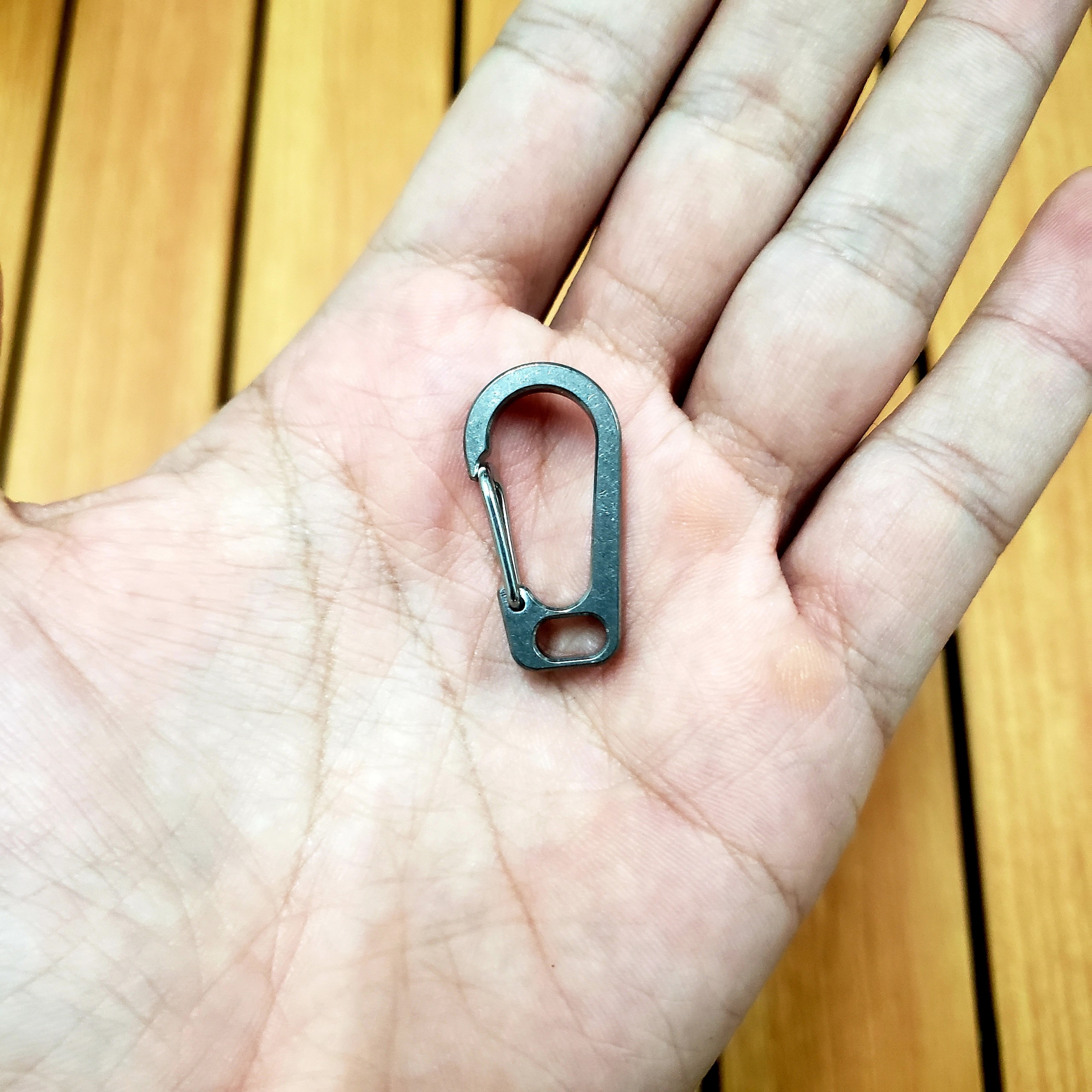 Móc khóa Titanium kiểu dáng basic kích thước 5cm/3cm