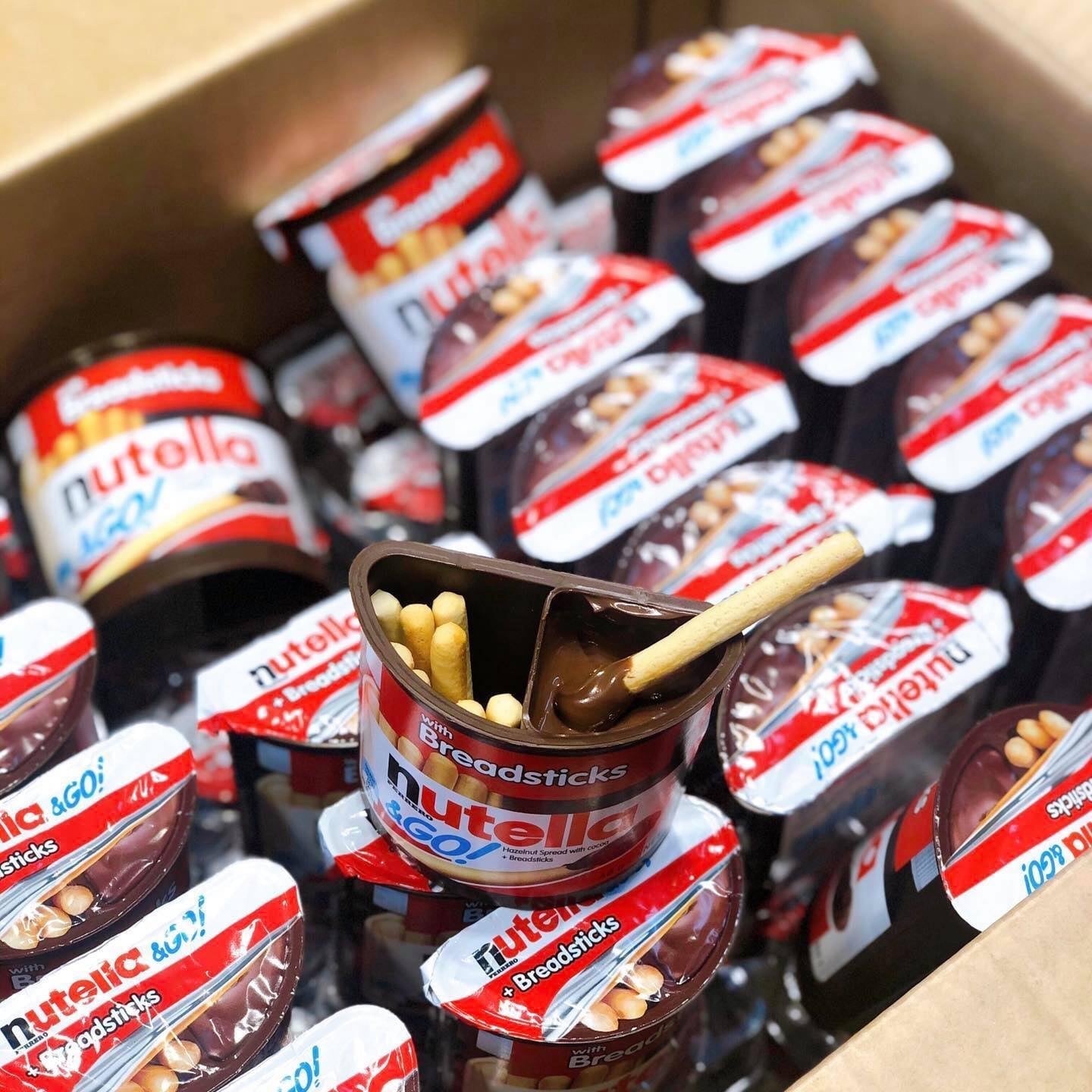 Date 03/26  Thùng 16 Hộp Bánh Que Chấm Nutella Mỹ 52g x 16