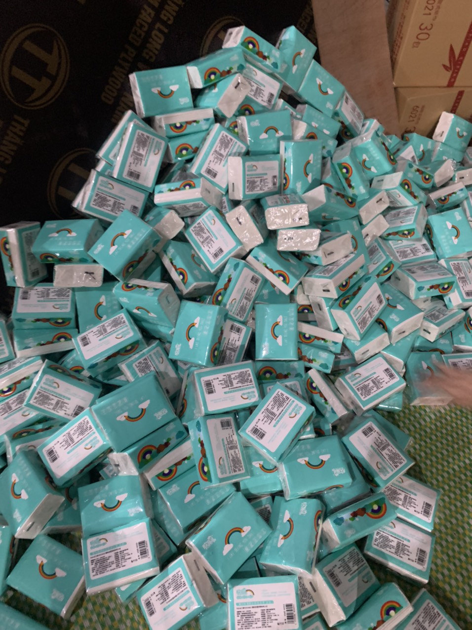 GIẤY ĂN CẦU VỒNG (Thùng 30 gói)