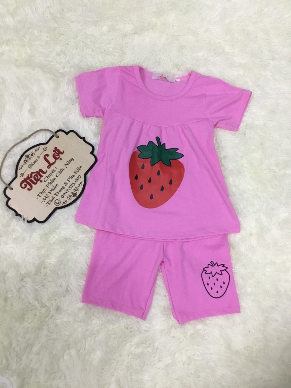 Combo 3 bộ coton hình trái dâu cho bé gái (7-22kg)