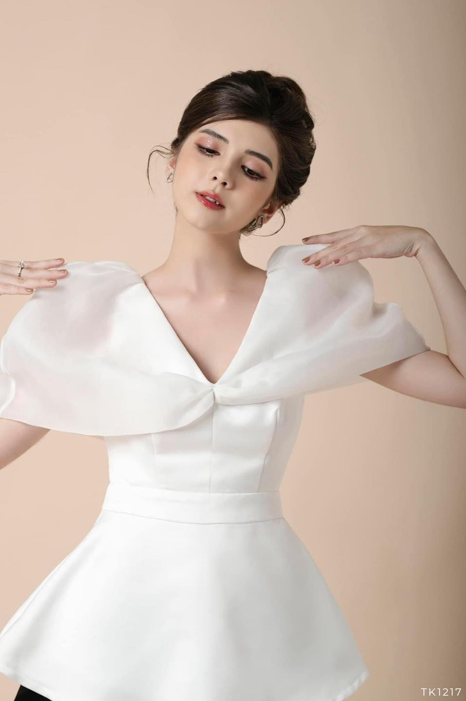 [Ảnh thật] Áo peplum cổ V phối oganza tay phồng