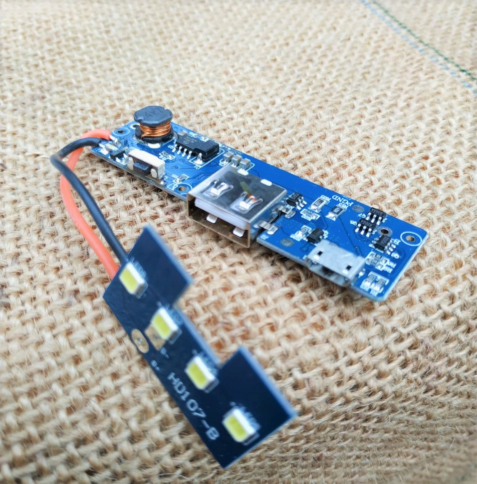 Mạch sạc dự phòng 5V2A 4 LED siêu sáng