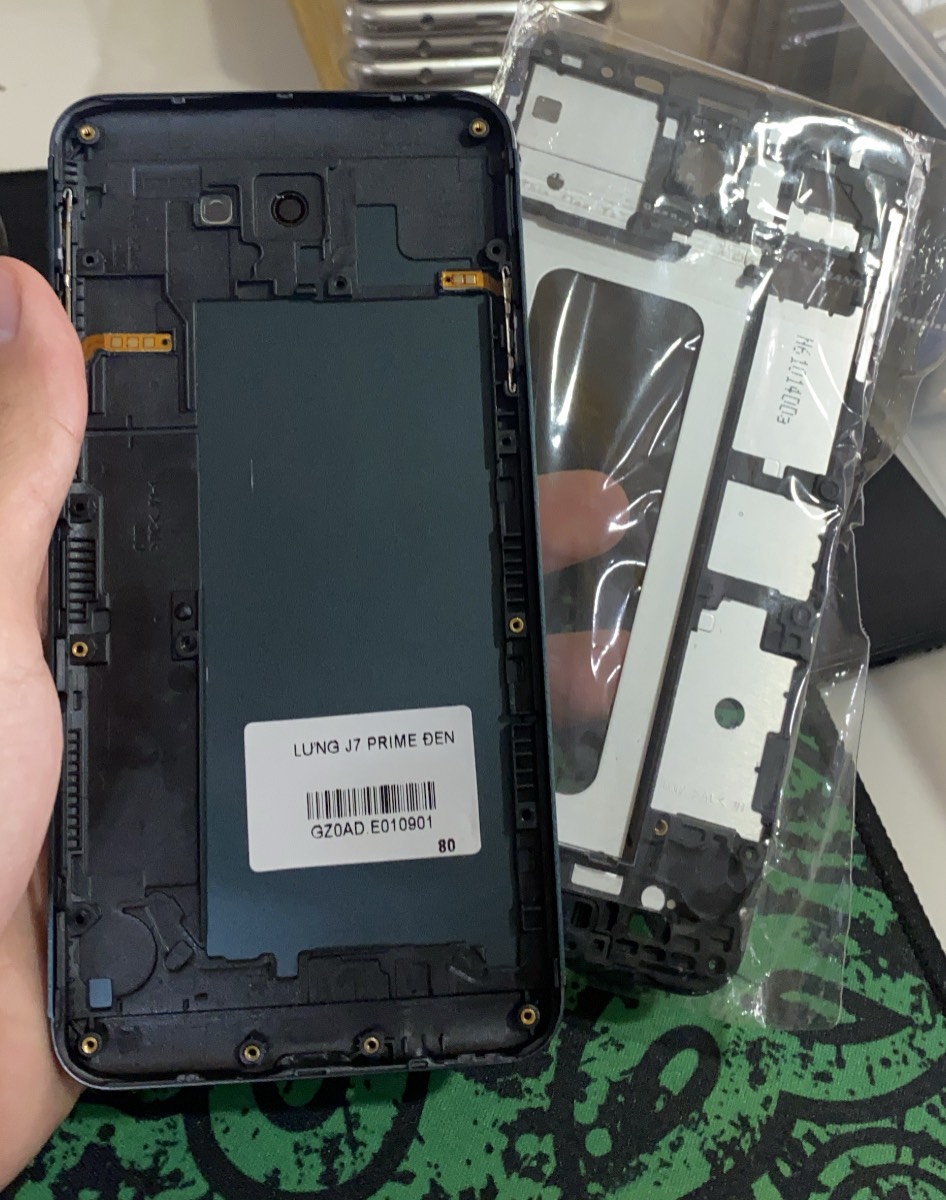 Bộ vỏ + sườn Samsung J7 / J7 prime zin hãng