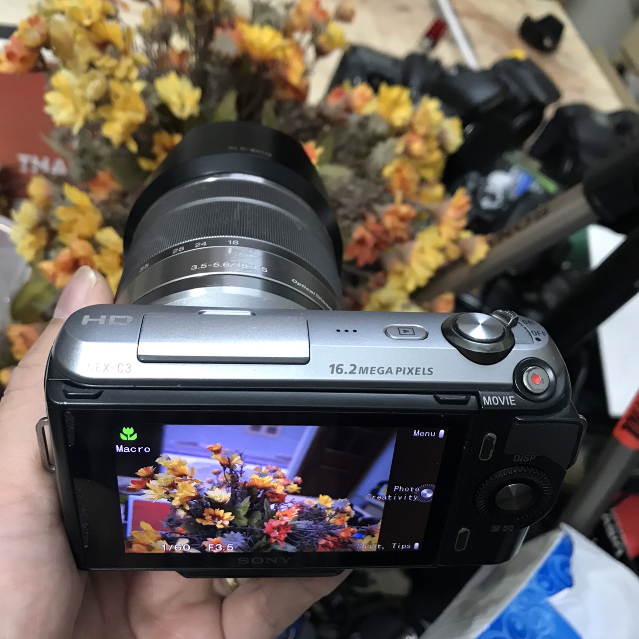 Máy ảnh Sony Nex C3 kèm ống kính 18-55 quay chụp tốt