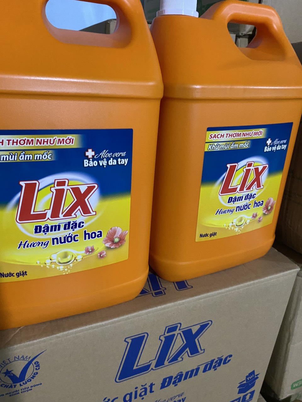 NƯỚC GIẶT LIX HƯƠNG HOA CAN 9KG