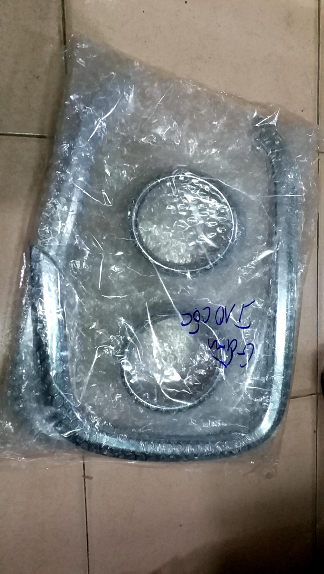 Bộ ốp trang trí viền đèn gầm của xe Hyundai I10 2017-2020 bản hatbach