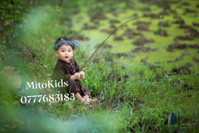 (8-30kg) Bộ bà ba nâu kate kèm khăn rằn cho bé