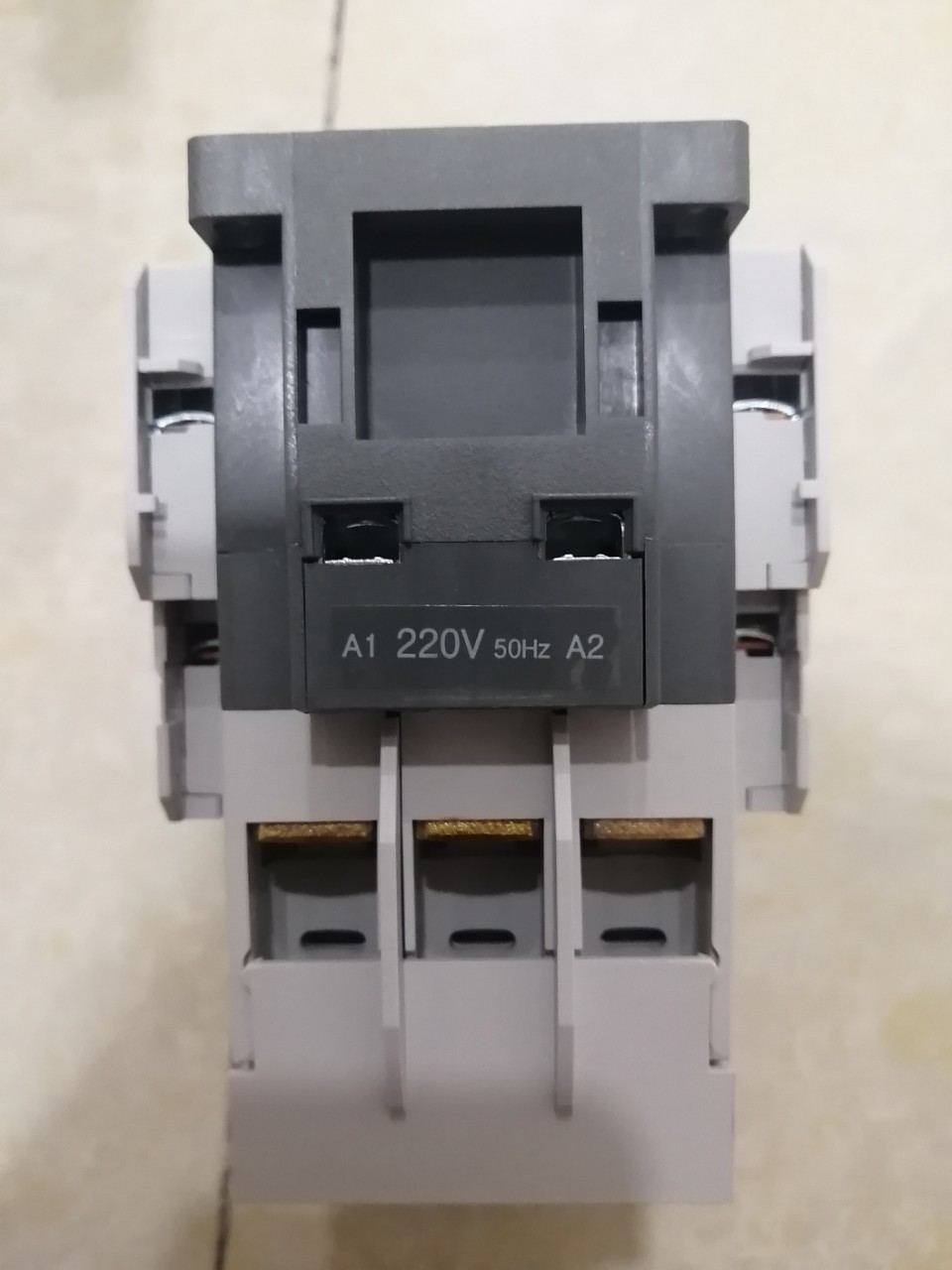 Khởi động từ ( Contactor ) MC-65a 3P 65A Coil 220VAC