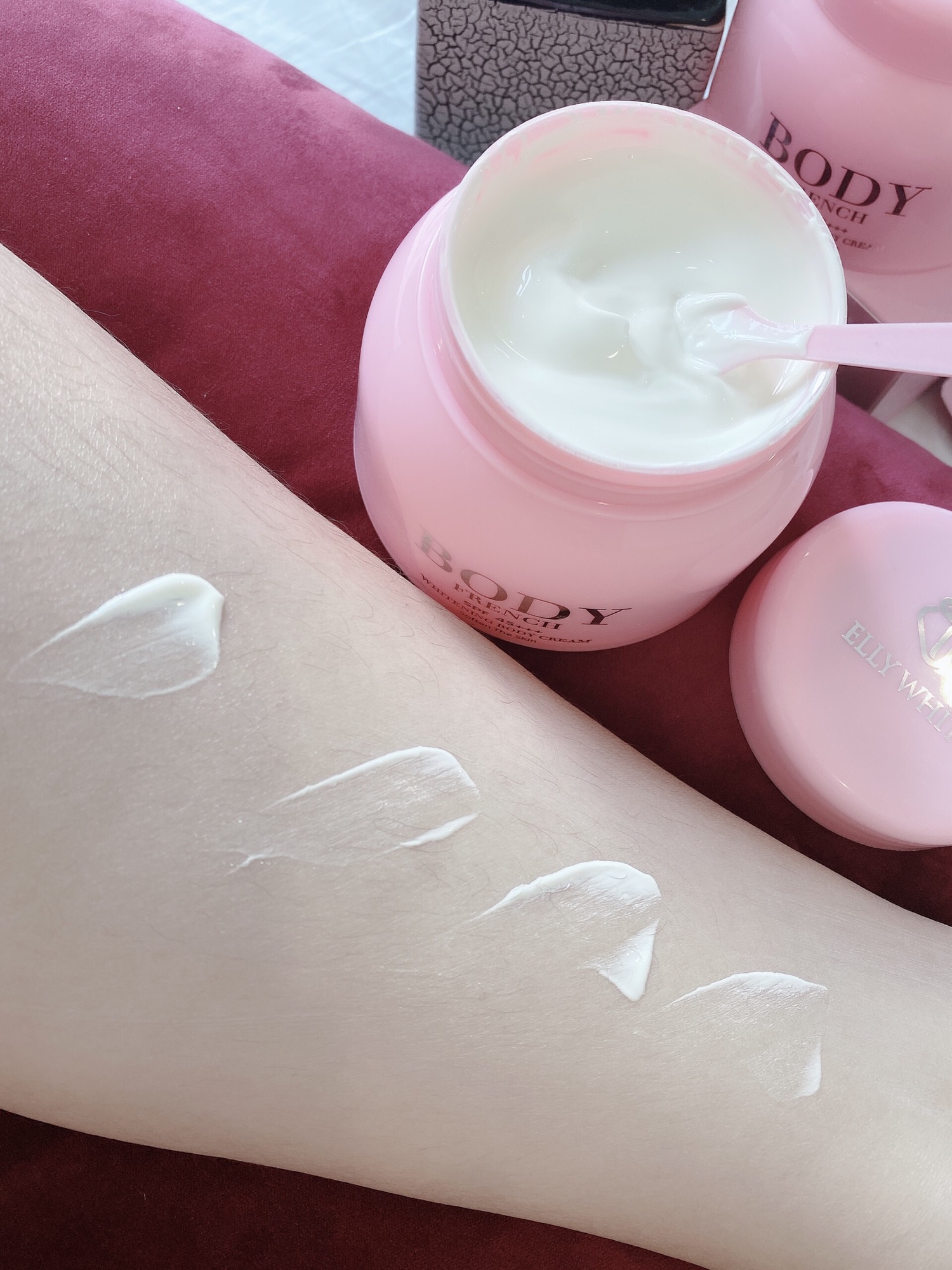 [HCM]Kem Body Elly White .